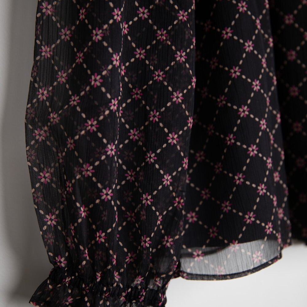 blouse - Picture 5 of 5